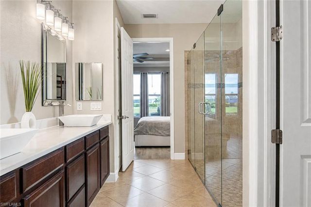 2705 Lambay CT, Cape Coral, FL 33991