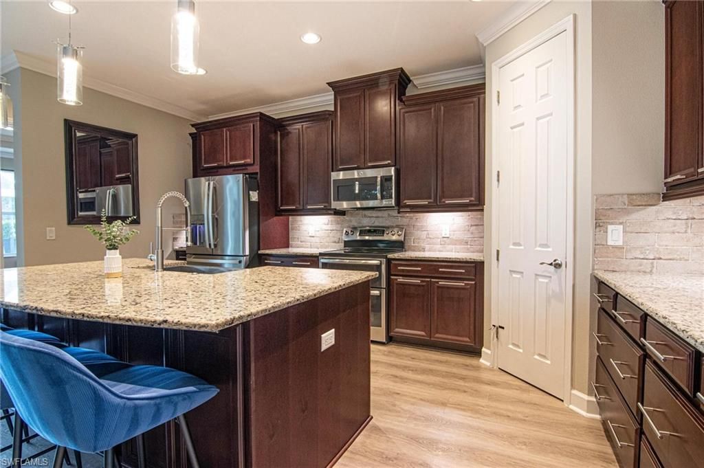2705 Lambay CT, CAPE CORAL, FL 33991 — photo 2