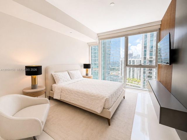 300 Biscayne Boulevard Way 2609W, Miami, FL 33131