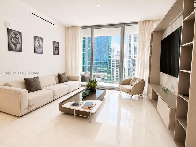 300 Biscayne Boulevard Way 2609W, Miami, FL 33131