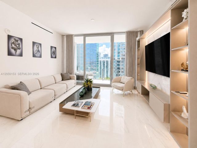 300 Biscayne Boulevard Way 2609W, Miami, FL 33131