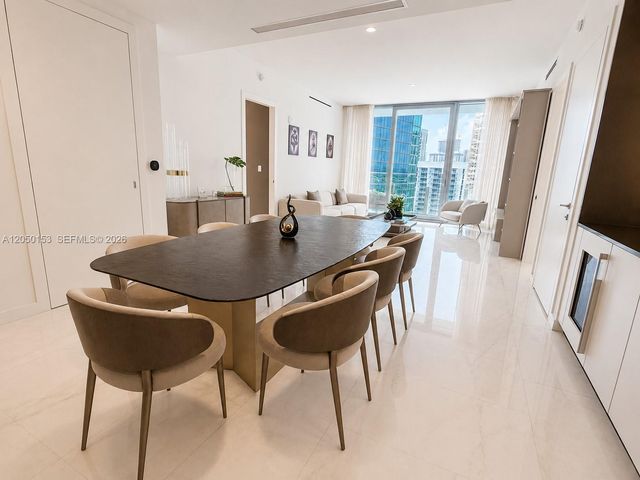 300 Biscayne Boulevard Way 2609W, Miami, FL 33131