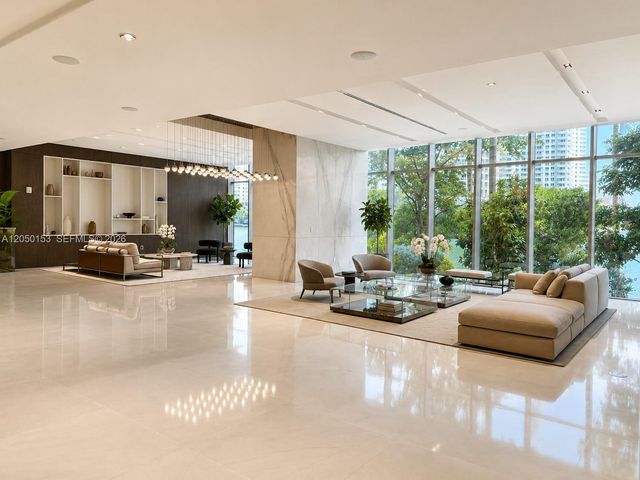 300 Biscayne Boulevard Way 2609W, Miami, FL 33131