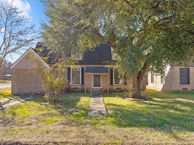 2520 1st Street, Bay City, TX 77414
