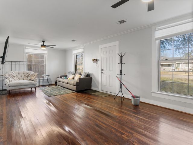 2520 1st Street, Bay City, TX 77414