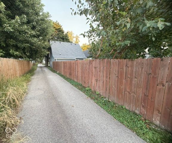 830 N Temple Avenue, Indianapolis, IN 46201