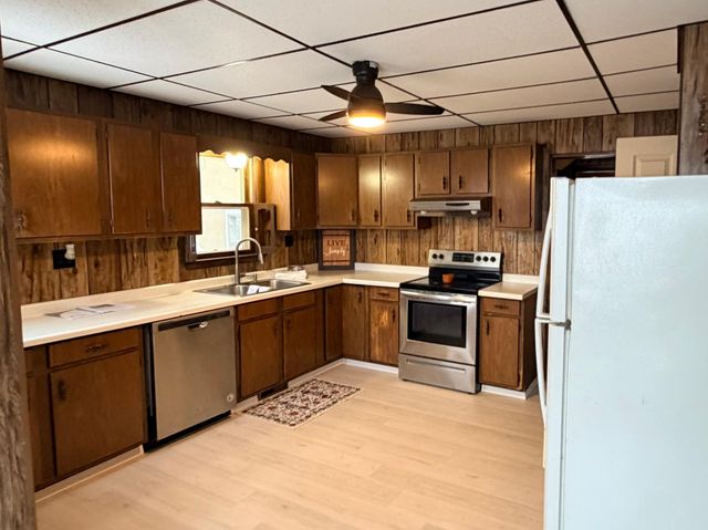 126 2nd Street SW, Chisholm, MN 55719