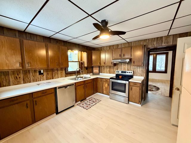 126 2nd Street SW, Chisholm, MN 55719