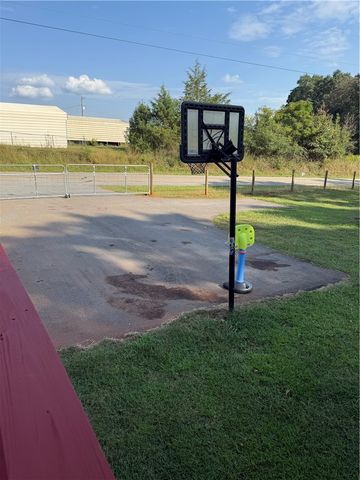 340 Earls Mill Road, Seneca, SC 29678