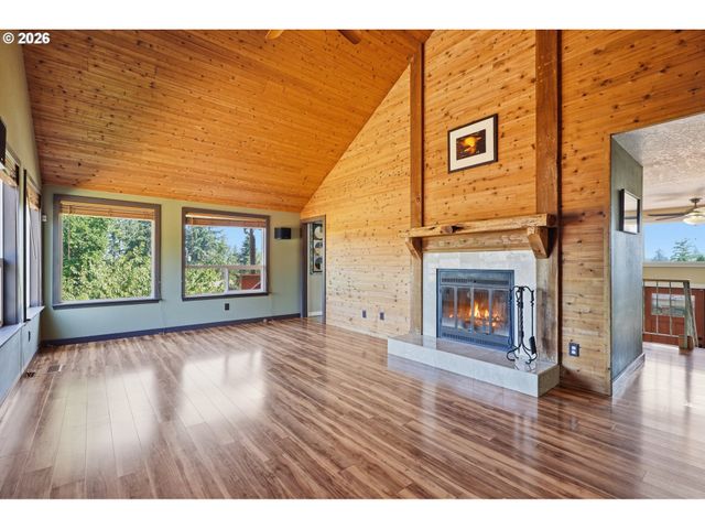 17987 S REDLAND Rd, Oregon City, OR 97045