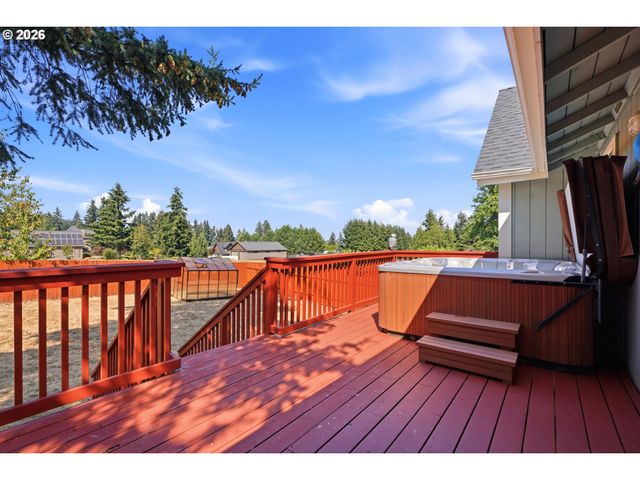 17987 S REDLAND Rd, Oregon City, OR 97045