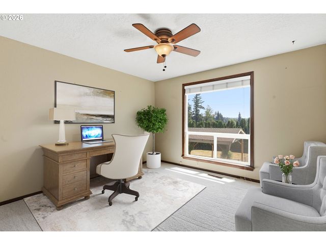17987 S REDLAND Rd, Oregon City, OR 97045