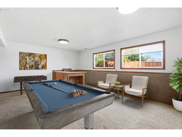 17987 S REDLAND Rd, Oregon City, OR 97045