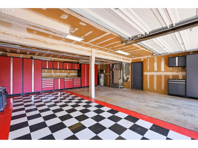 17987 S REDLAND Rd, Oregon City, OR 97045