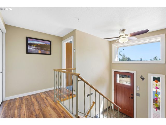 17987 S REDLAND Rd, Oregon City, OR 97045
