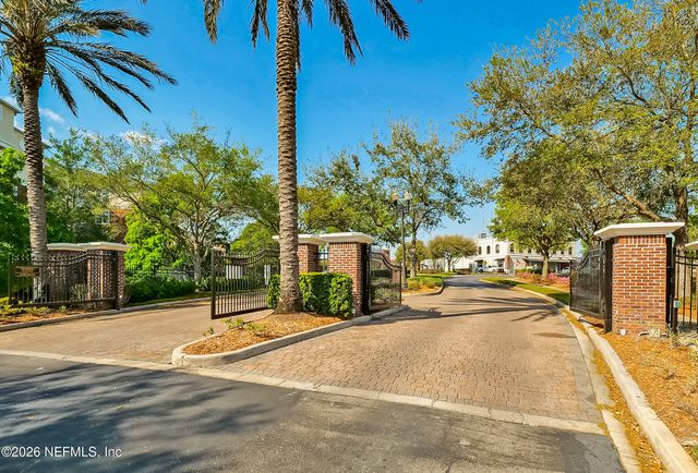 4480 DEERWOOD LAKE Parkway 151, Jacksonville, FL 32216
