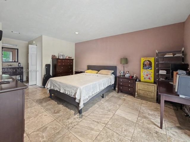 11105 SW 132nd Court 114, Miami, FL 33186