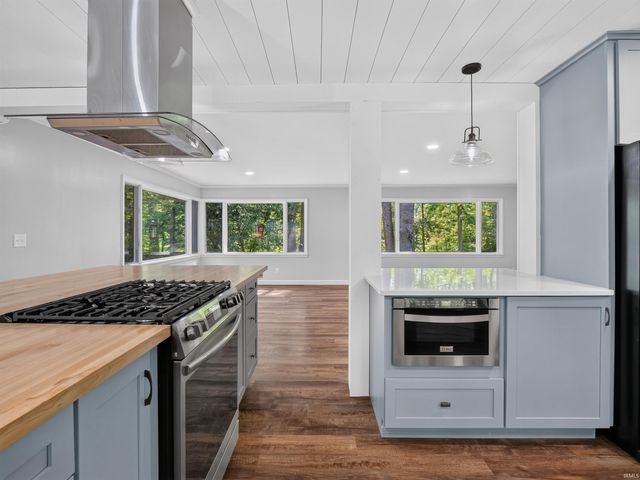 1535 Wood Moor Drive, Fort Wayne, IN 46804