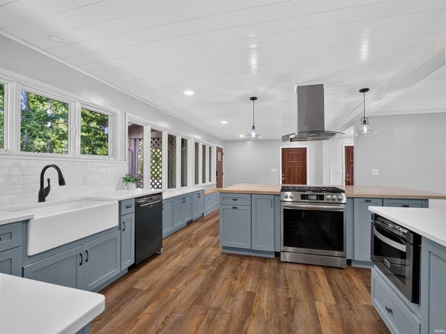 1535 Wood Moor Drive, Fort Wayne, IN 46804