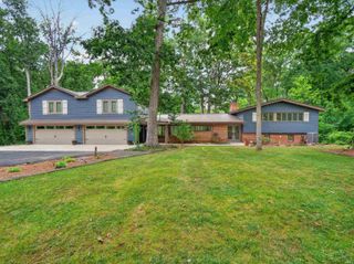 1535 Wood Moor Drive, Fort Wayne, IN 46804
