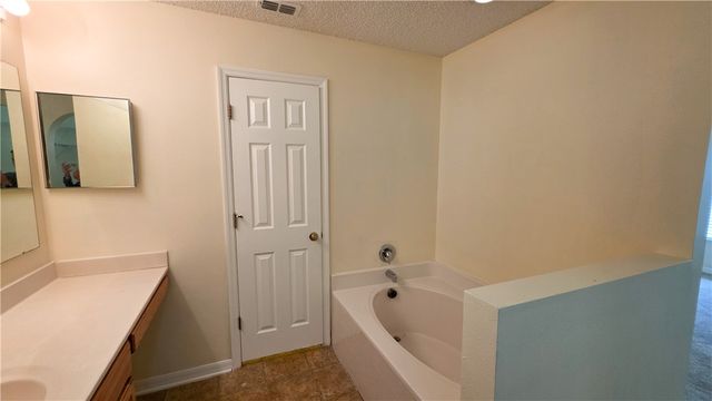 2644 12th Square SW, Vero Beach, FL 32968