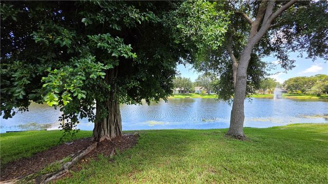 2644 12th Square SW, Vero Beach, FL 32968