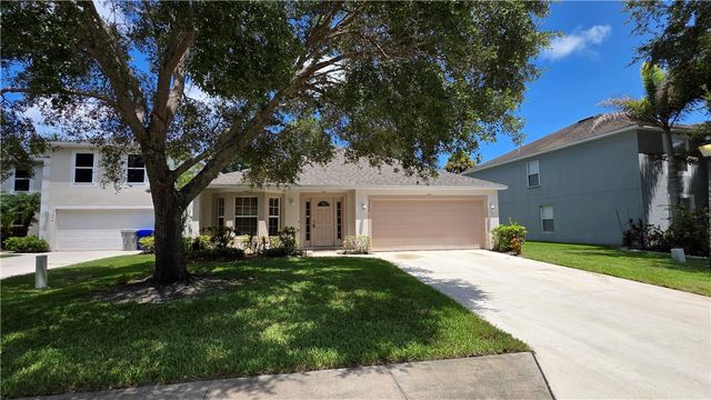 2644 12th Square SW, Vero Beach, FL 32968