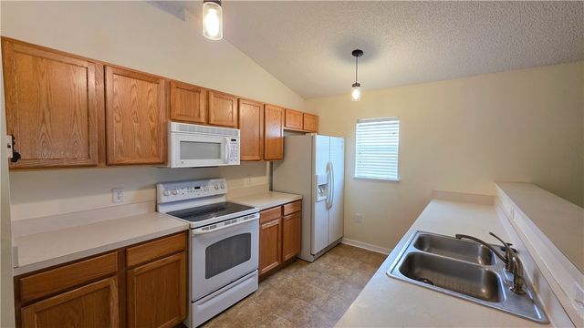 2644 12th Square SW, Vero Beach, FL 32968