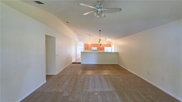 2644 12th Square SW, Vero Beach, FL 32968