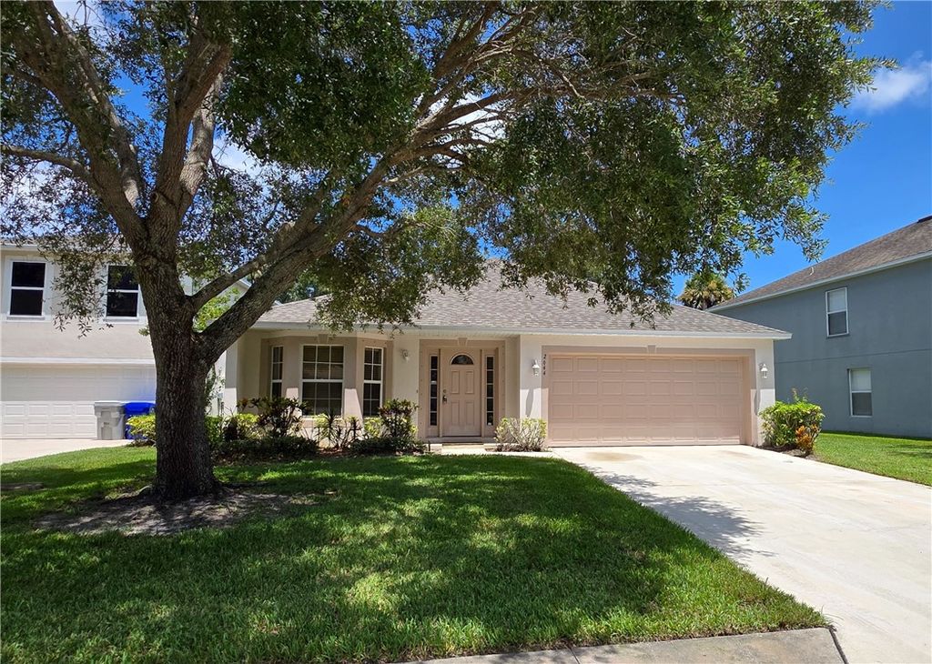 2644 12th Square SW, Vero Beach, FL 32968