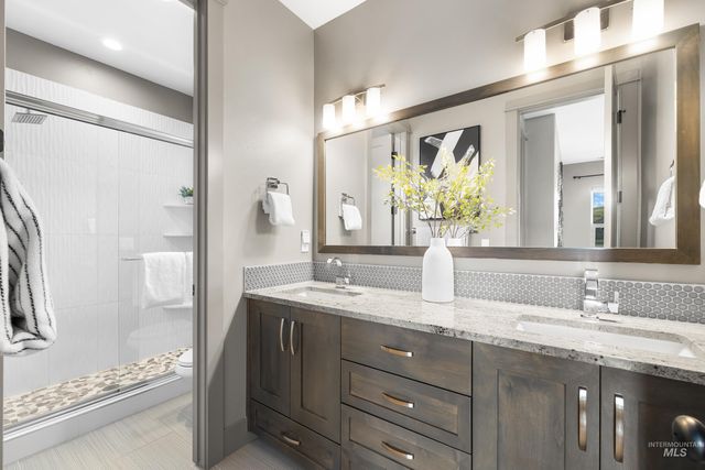 6080 E Barber Dr, Boise, ID 83716