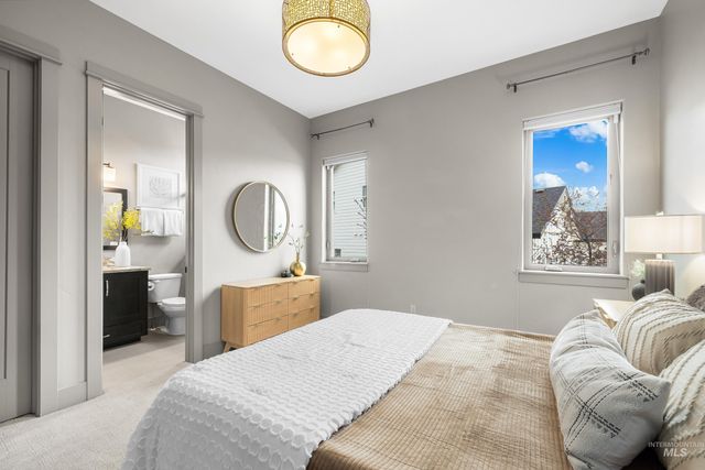 6080 E Barber Dr, Boise, ID 83716