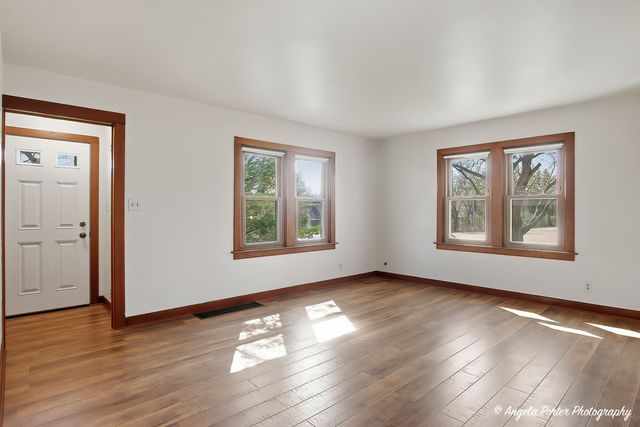 10105 Il Route 120, Woodstock, IL 60098