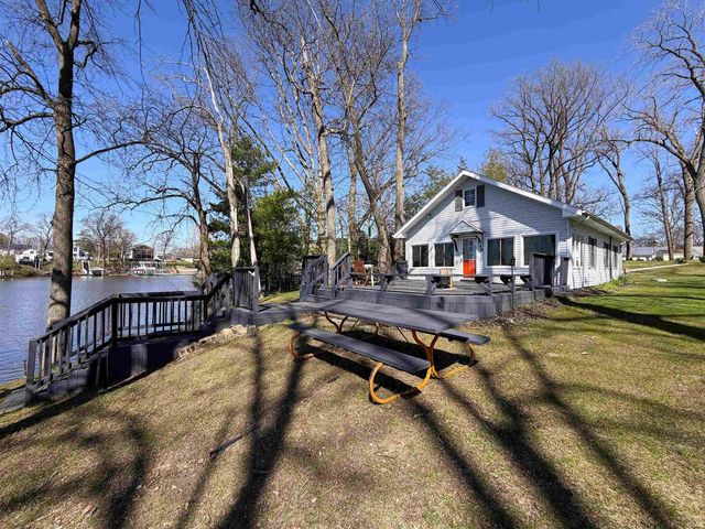 3484 N Shore Acres Court, Monticello, IN 47960