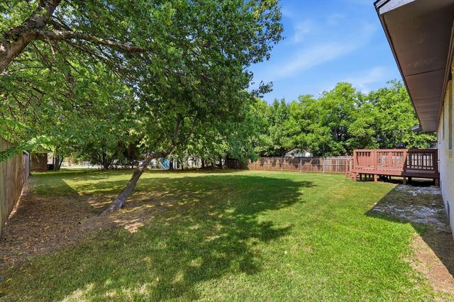 214 E Evans Street, Pilot Point, TX 76258