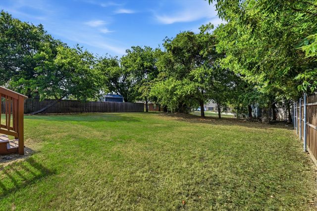 214 E Evans Street, Pilot Point, TX 76258