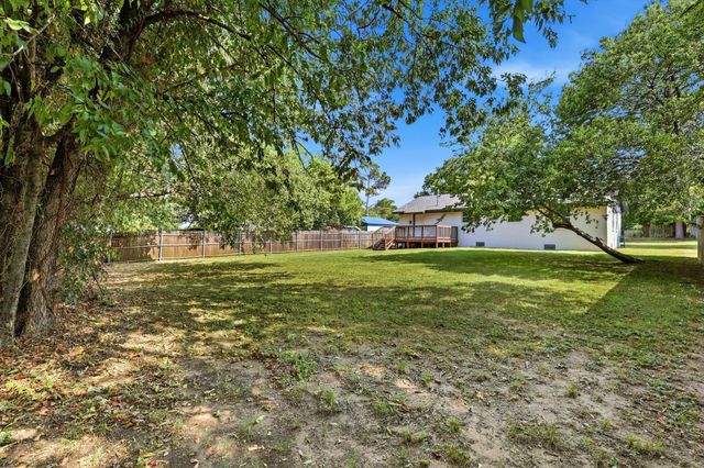 214 E Evans Street, Pilot Point, TX 76258