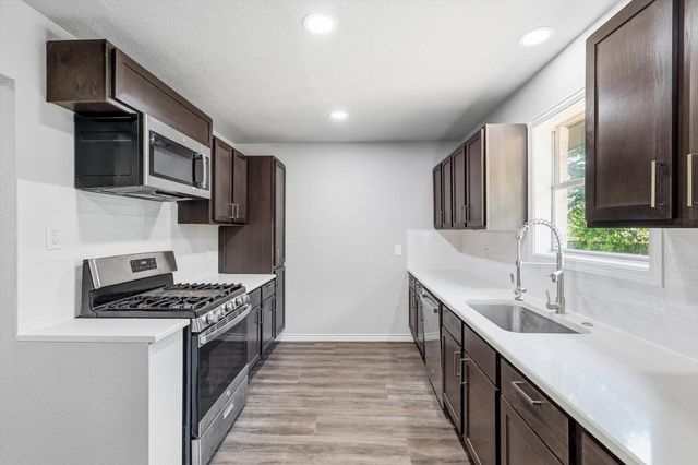 214 E Evans Street, Pilot Point, TX 76258
