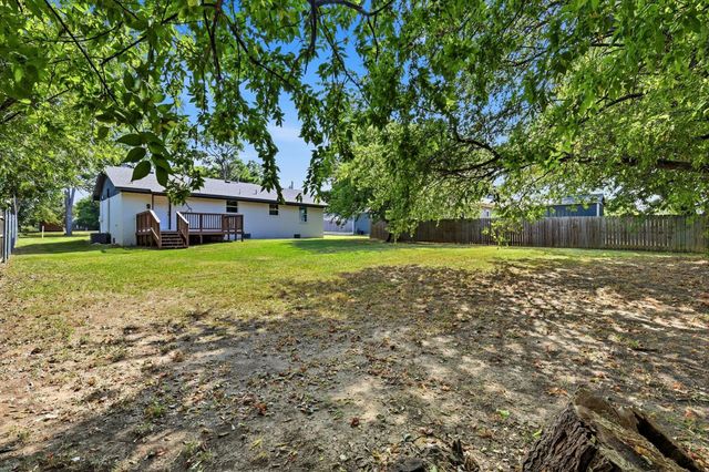 214 E Evans Street, Pilot Point, TX 76258