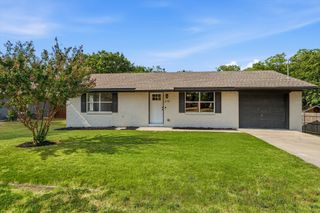 214 E Evans Street, Pilot Point, TX 76258