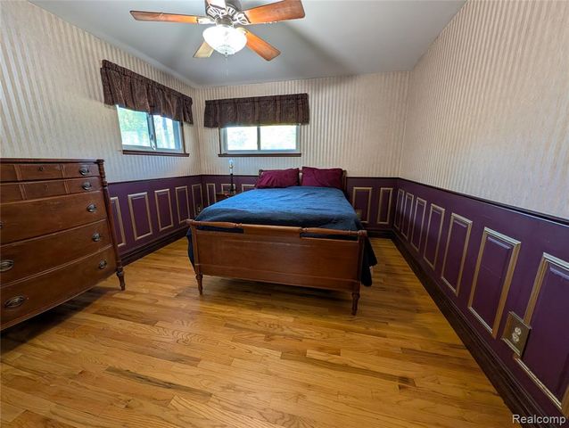 567 Pine Tree Road, Lake Orion, MI 48362