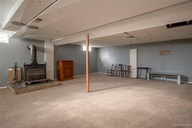 567 Pine Tree Road, Lake Orion, MI 48362