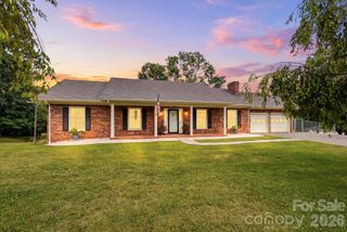 1692 Pads Road, North Wilkesboro, NC 28659