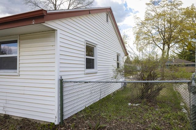 5874 Marilyn STREET, Milwaukee, WI 53221