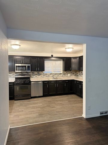 2003 Nebraska Road, Rockford, IL 61108