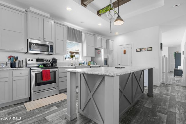 2230 N SUMMERS Lane, Maricopa, AZ 85139