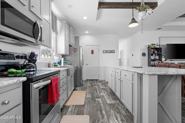 2230 N SUMMERS Lane, Maricopa, AZ 85139