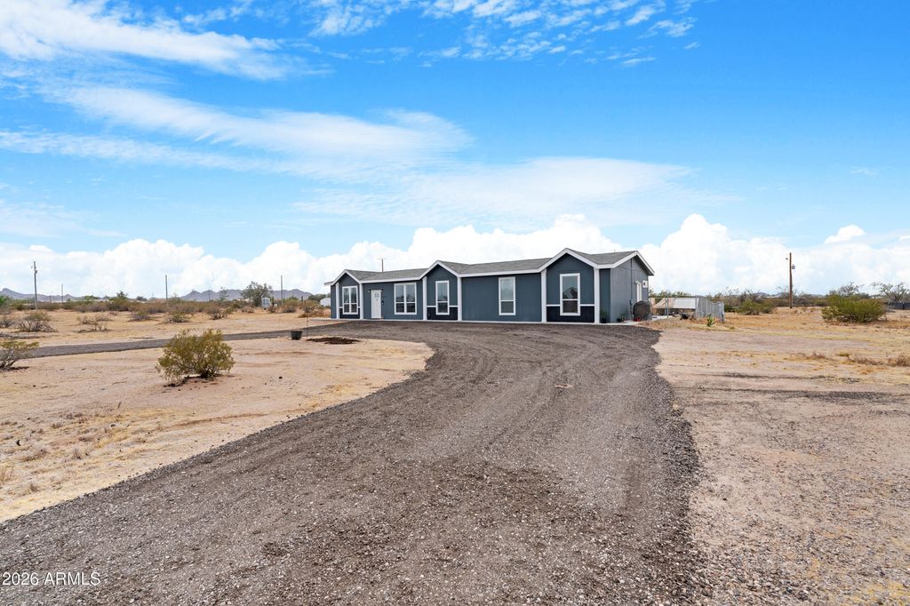 2230 N SUMMERS Lane, Maricopa, AZ 85139