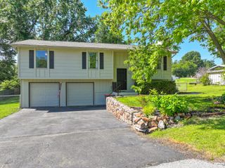 608 W 5th Street, Grove, OK 74344