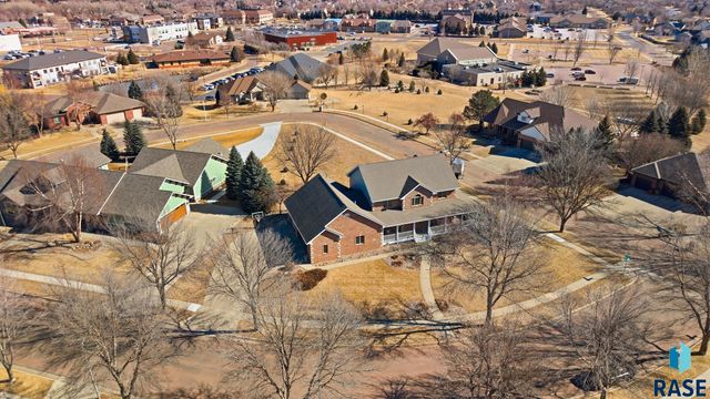6308 S Grand Prairie Dr Drive, Sioux Falls, SD 57108